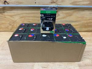 lot 78 image: Case of 15- Controller Gear Halo 5 Special Edition - Controller Stand - Officially Licensed - Xbox One