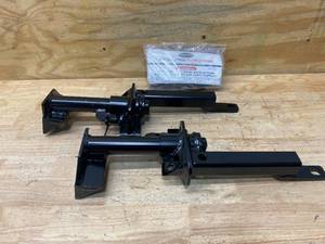 lot 129 image: Roadmaster Mounting Bracket Kit 521223-1