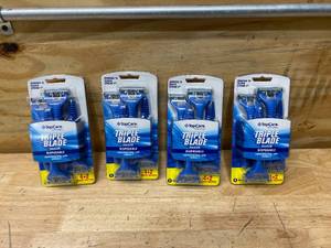lot 135 image: TOPCARE Lot of 4 Packs of- Triple Blade Disposable Razors (6 per pack)