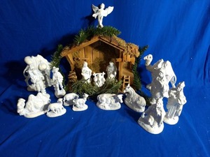 lot 30 image: Christmas Decorations Lot Nativity Scene