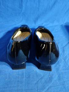lot 12 image: Easy Street Black Womens Waive Pump Dress Shoes