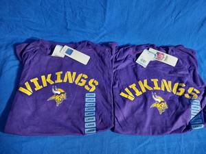 lot 90 image: 2 - NFL Vikings First Contact ChaseT-Shirt Team Apparel Large (New with Tags)