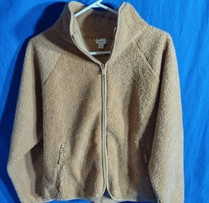 lot 170 image: Cozy and Comfortable Just in Time for Winter All in Motion XS Sherpa Jacket (New with Tags)