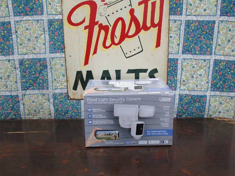 lot 56 image: Feit Electric LED 1080P HD Smart Flood Security Light
