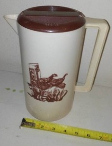 Funks Seed Corn 64 Oz. Pitcher