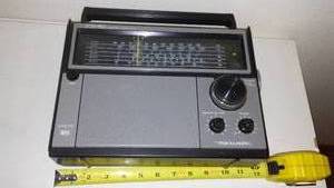 Realistic AC DC Radio 6 Channel.