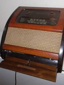 Philco Tabletop AM Radio Phonograph.