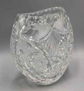 Gorgeous Cut Crystal Vase