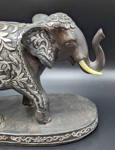 Wood Elephants Decorative Figurine