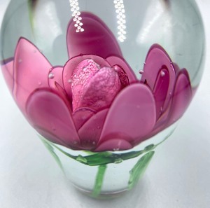 Dynasty Gallery Heirloom Collection Art Glass Paperweight