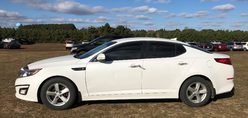 lot 3 image: 2015 Kia Optima LX GDi