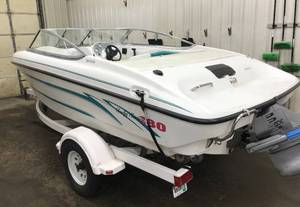 lot 4 image: 1994 GW Invader Bravo Boat WTrailer
