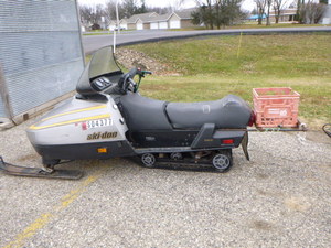 1989 Ski-Doo Safari Voyager Snowmobile