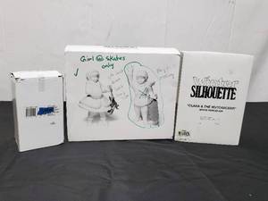 lot 59 image: Winter Silhouette Department 56 Porcelain Figurines