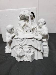 lot 64 image: Winter Silhouette Department 56 Porcelain Figurines