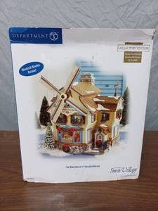 lot 11 image: Department 56 The Original Snow Village The Dutchmans Pankake House. Collectors Edition