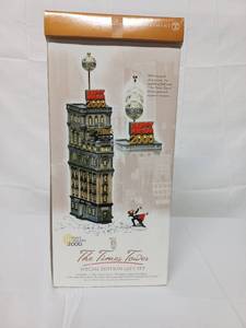 lot 21 image: Department 56 Times Square TowerTimes Square 2000 New Years Holiday Village Dcor