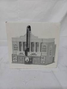 lot 36 image: Department 56 The Paramount Theater Snow Village Dcor Piece