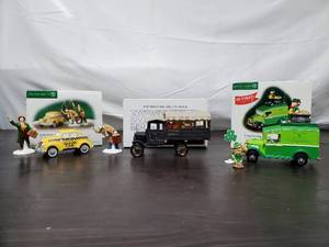 lot 74 image: Department 56 Heritage Village Collection and Christmas In The City Figurines