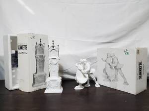 lot 81 image: Department 56 Winter Silhouette Porcelain Figurines