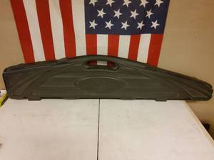 lot 32 image: Gun case, padded