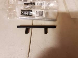 lot 30 image: 10 black 3 in cabinet handles, New