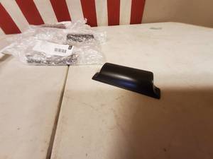 lot 34 image: 10 black cabinet pulls, new