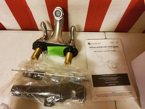 lot 33 image: Bathroom faucet, new