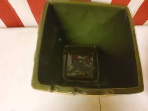 lot 83 image: Clay decrotive  flower pot, new