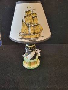 lot 14 image: Pair of nautical lamps,Very attractive