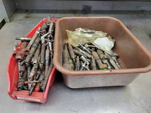 lot 133 image: Large Lot of Diesel Injectors
