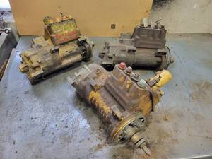 lot 142 image: (3) Caterpillar 3208 V8 injection Pumps - Part No. 4N147