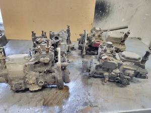 lot 145 image: (4) International Harvester Diesel Injection Pumps