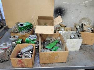 lot 157 image: Large Lot of Diesel Injection Pump Cases and Parts