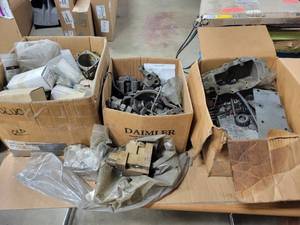 lot 174 image: Large Lot of Assorted Diesel Injector Parts