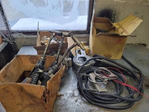 lot 200 image: Lot of Pneumatic Tools, Injection pump Parts and More