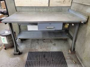 lot 49 image: Steel Workshop Table w Drawer - 60 x 36 x 36 - Includes Pneumatic Hookups
