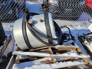 lot 17 image: NEWSTAR PTO Wet Kit w Aluminum Saddle Tank