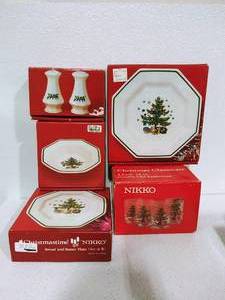 lot 21 image: LARGE VARIETY OF Nikko Happy Holidays Dinnerware