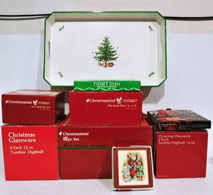 lot 22 image: Large Lot of Nikko Happy Holidays Dinnerware