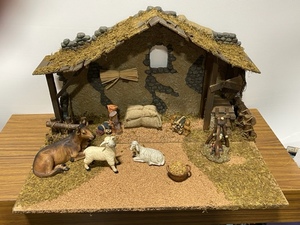 lot 42 image: Grandeur Noel 1999 Nativity Accessory Set