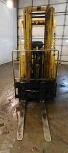 lot 10 image: 1979 Cat T-50 LP Forklift