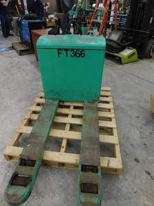 lot 17 image: 2017 Mitsubishi PW23 Electric Pallet Jack