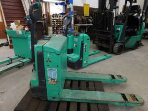 lot 18 image: 2017 Mitsubishi PW23 Electric Pallet Jack