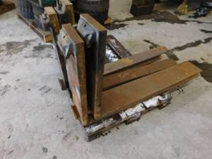 lot 27 image: 3 Sets of ITA Forklift Forks