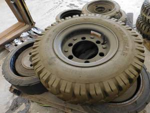 lot 38 image: Misc. Pallet of Used Forklift Tires on Rims