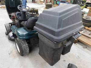 lot 43 image: Murray Riding Lawn Mower