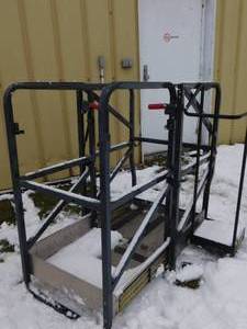 lot 31 image: JLG Work Basket with Side Tray Attachment - 31(w) x 27(d) x 45(h)