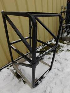 lot 30 image: JLG Work Basket - 22 (w) x 27(d) x 45 (h)