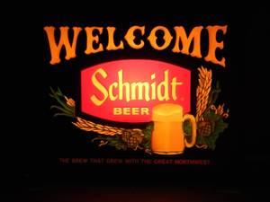 lot 21 image: VINTAGE 1976 - WELCOME SCHMIDT BEER LIGHTED SIGN THE BREW THAT GREW WITH THE GREAT NORTHWEST - AWESOME OLD SCHOOL PIECE - APPROX 18 By 14 - NICE - SEE PICTURES